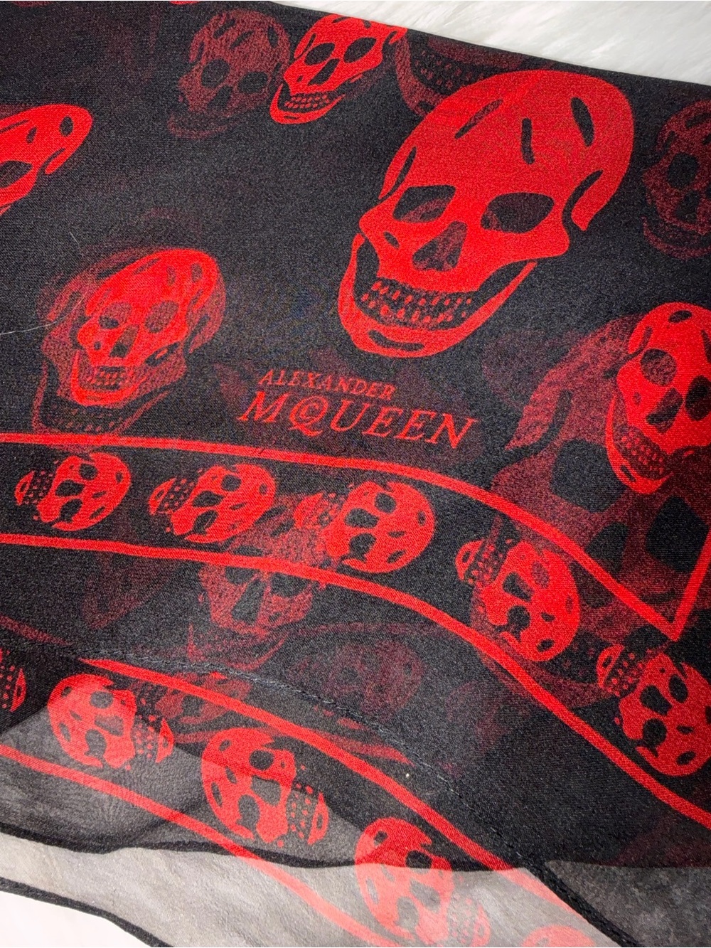 Alexander McQueen Silk Skull wrap shawl Scarf. - Picture 11 of 16